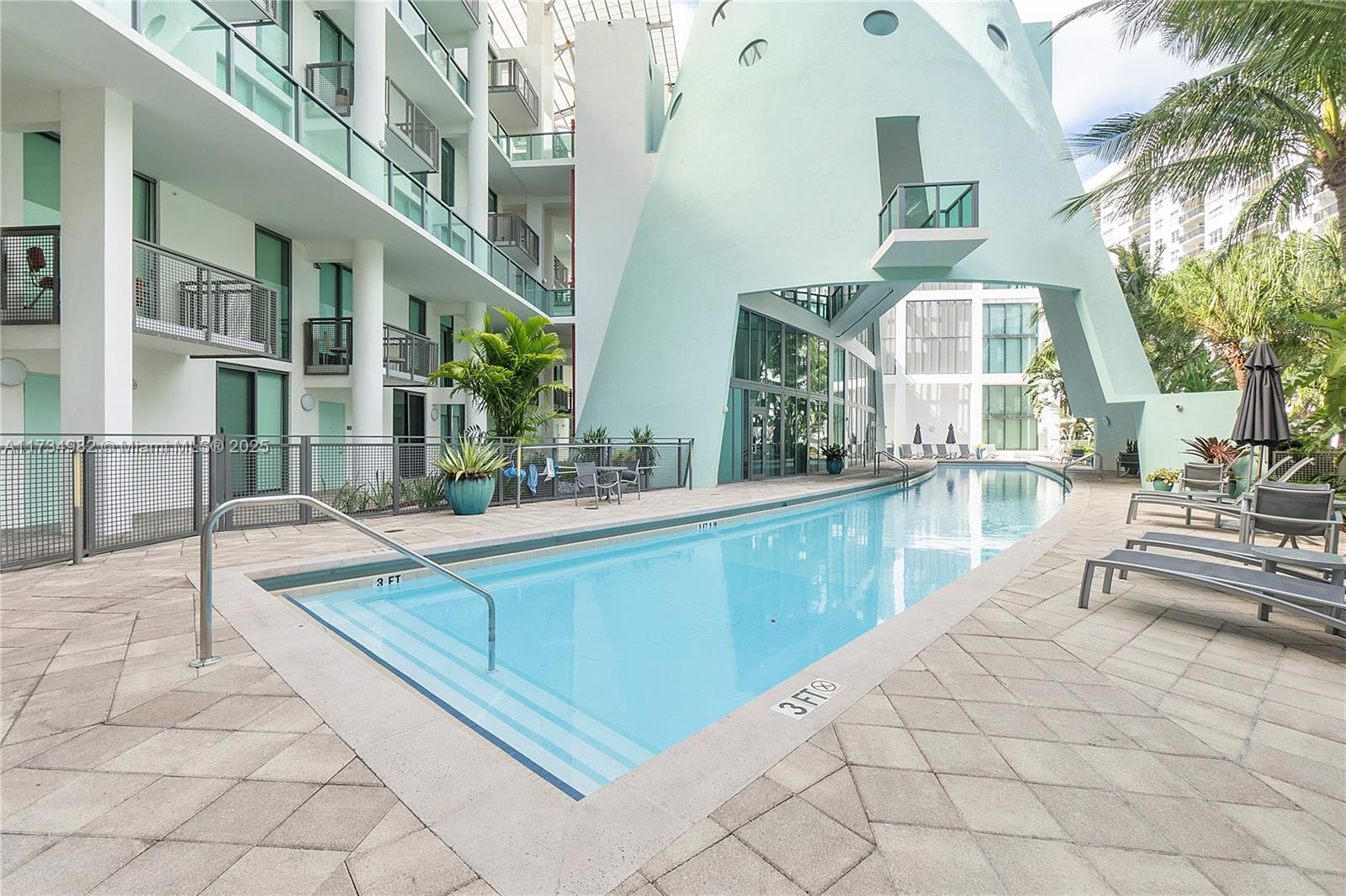 6000 Collins Ave 527 Property Photo 31