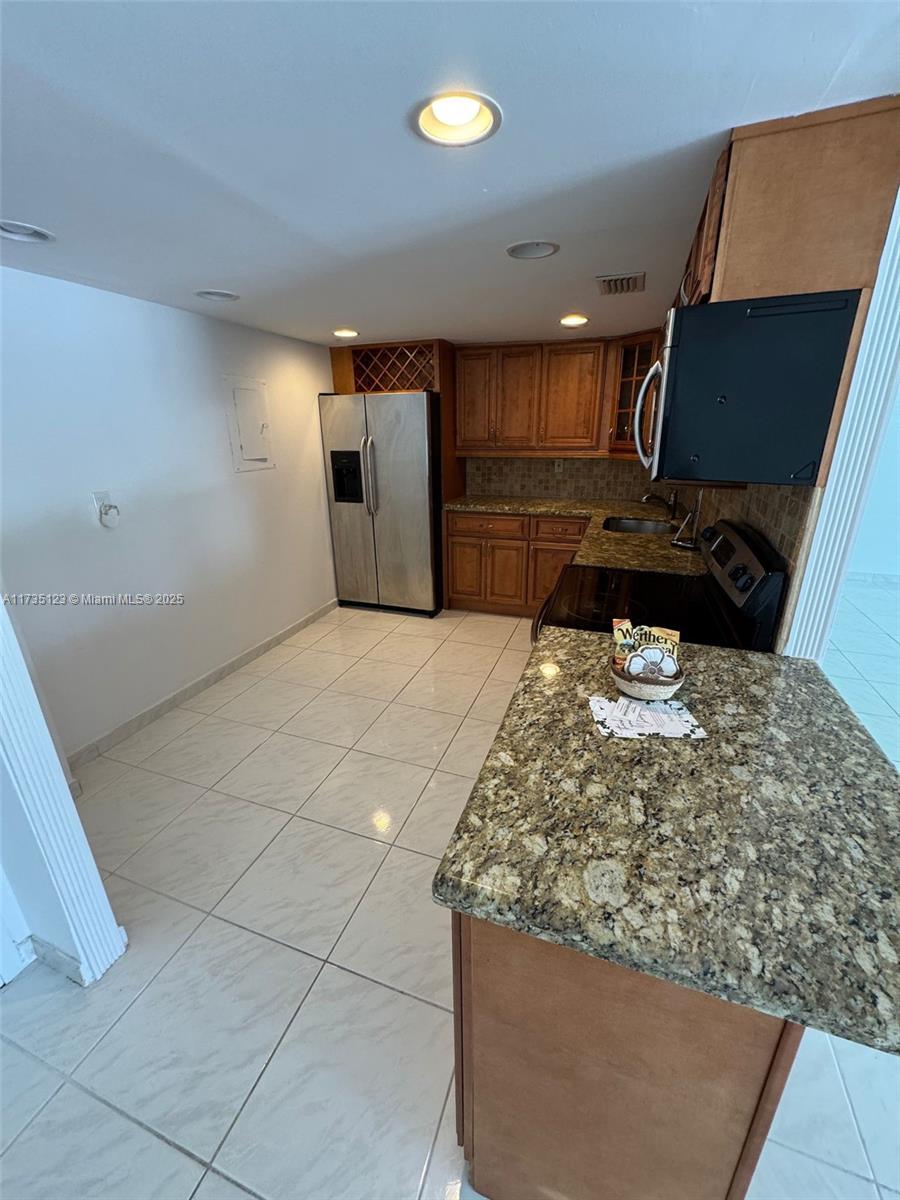 1420 Brickell Bay Dr 306d Property Photo 5