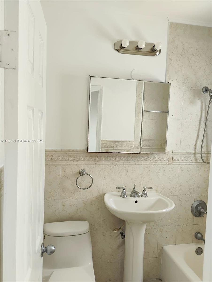 1555 Pennsylvania Ave 202 Property Photo 7