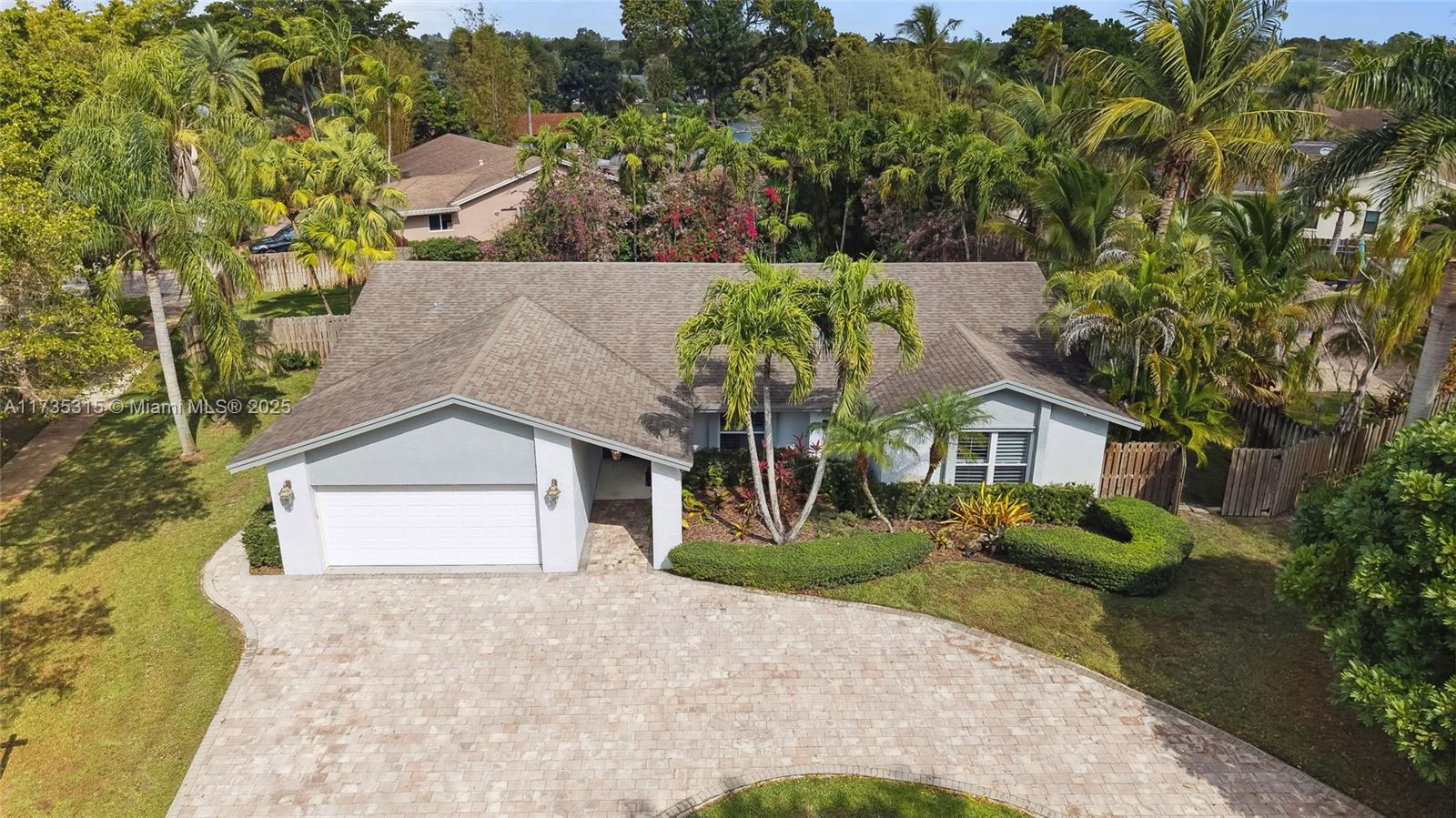 11601 Island Rd Property Photo 3
