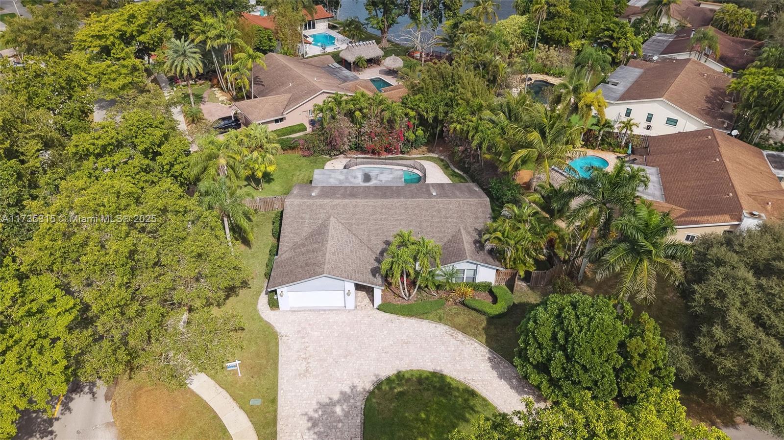 11601 Island Rd Property Photo 5