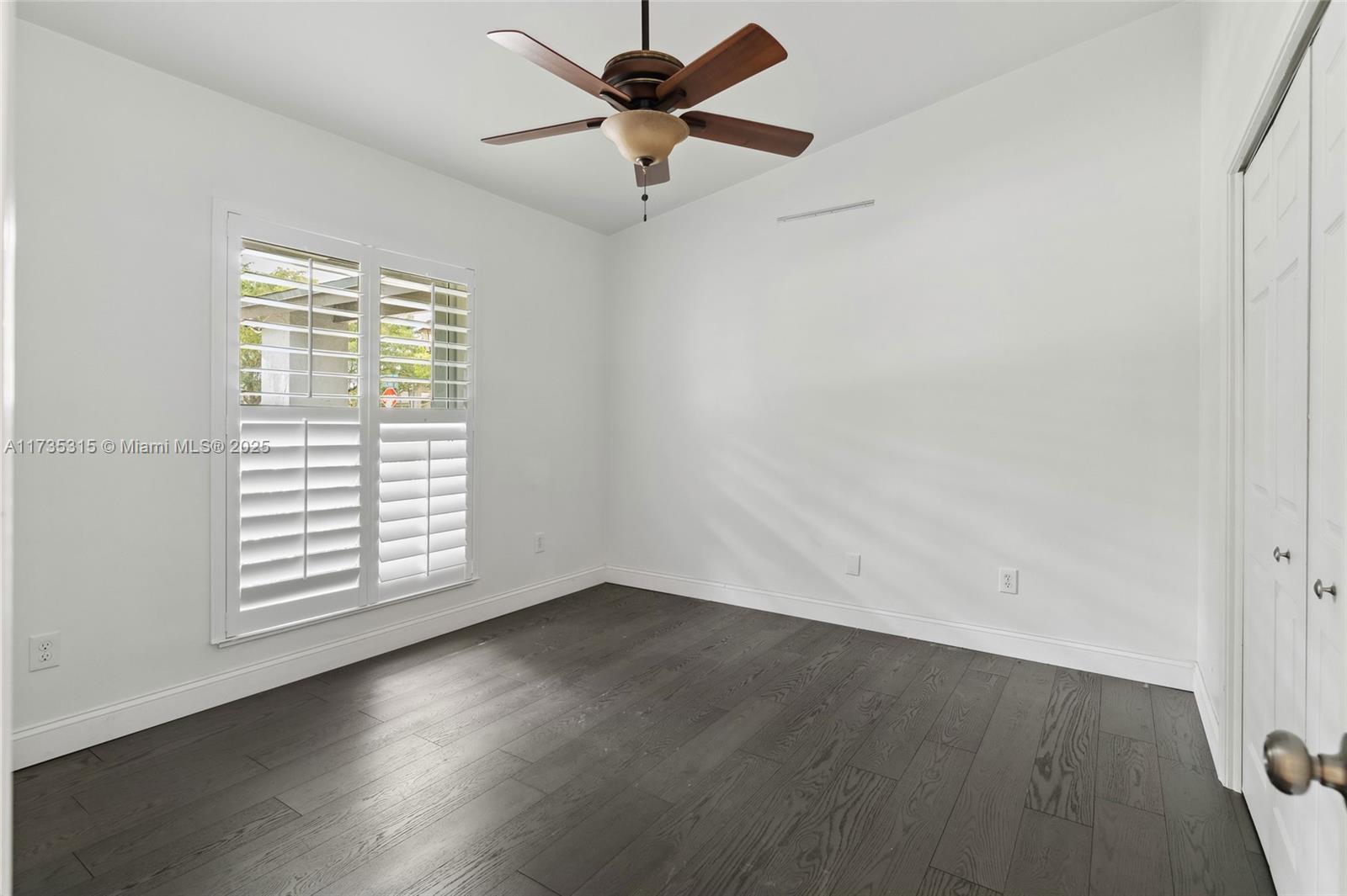 11601 Island Rd Property Photo 25
