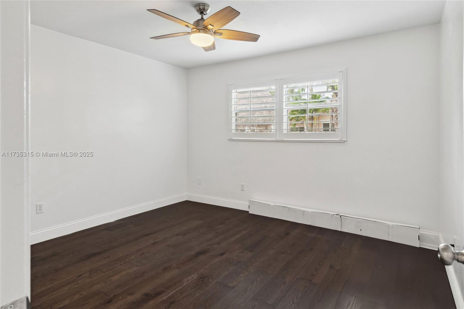 11601 Island Rd Property Photo 26