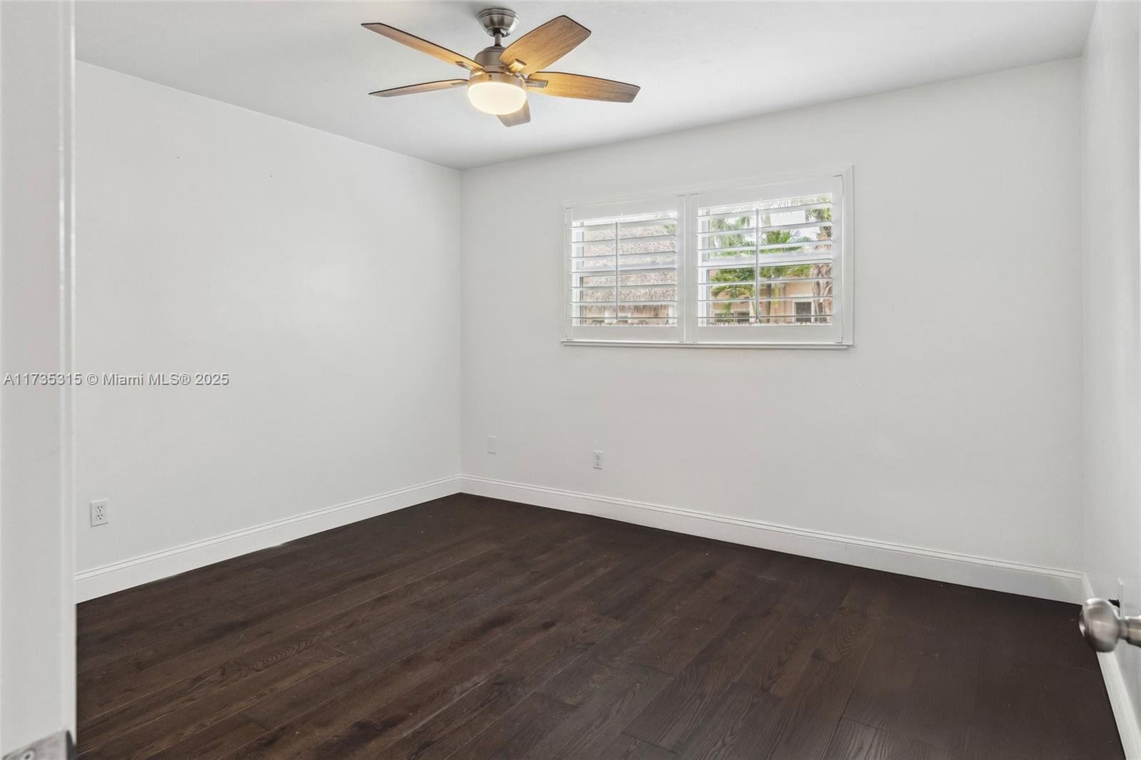 11601 Island Rd Property Photo 27