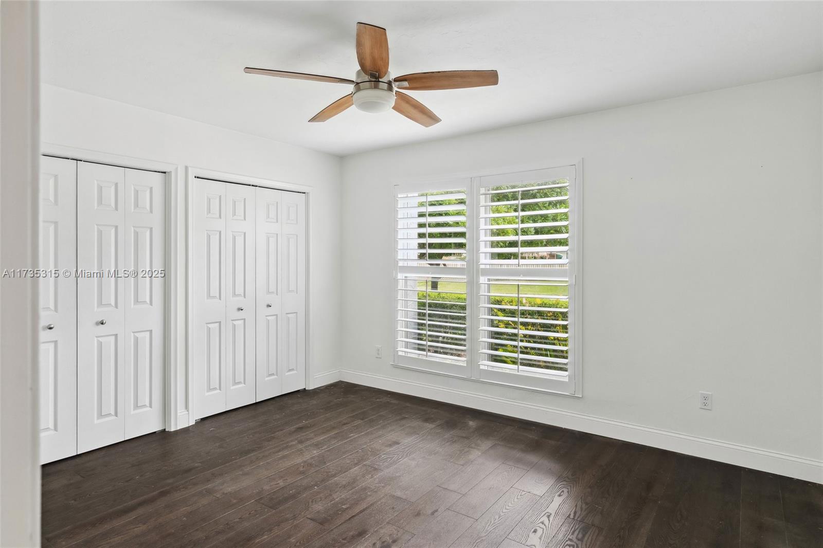 11601 Island Rd Property Photo 28