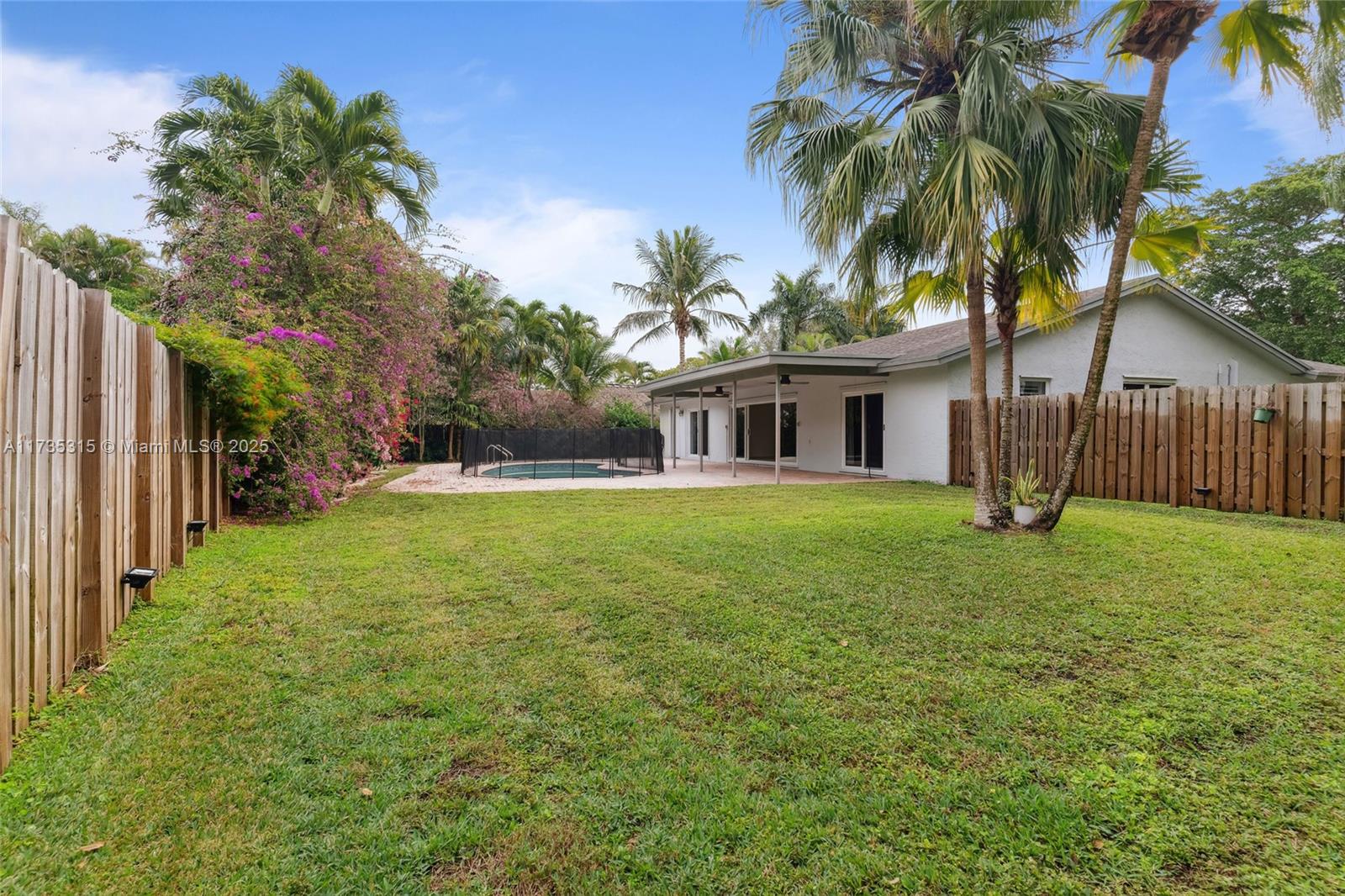 11601 Island Rd Property Photo 35