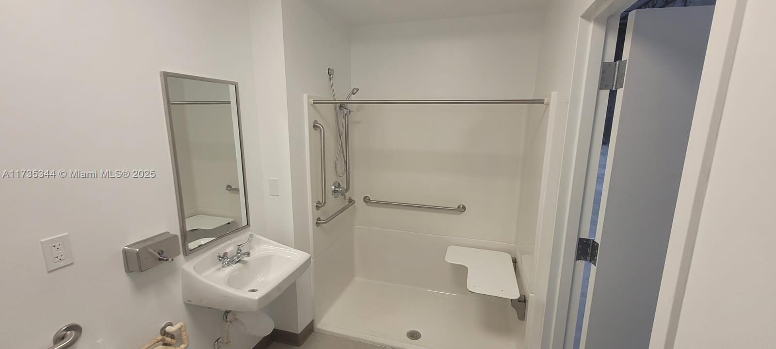 1750 Se 38 Ave Bay 12 Property Photo 8