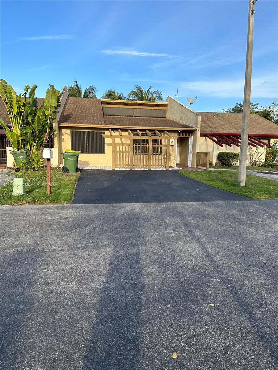 1525 Sandpiper Blvd 0 Property Photo 1