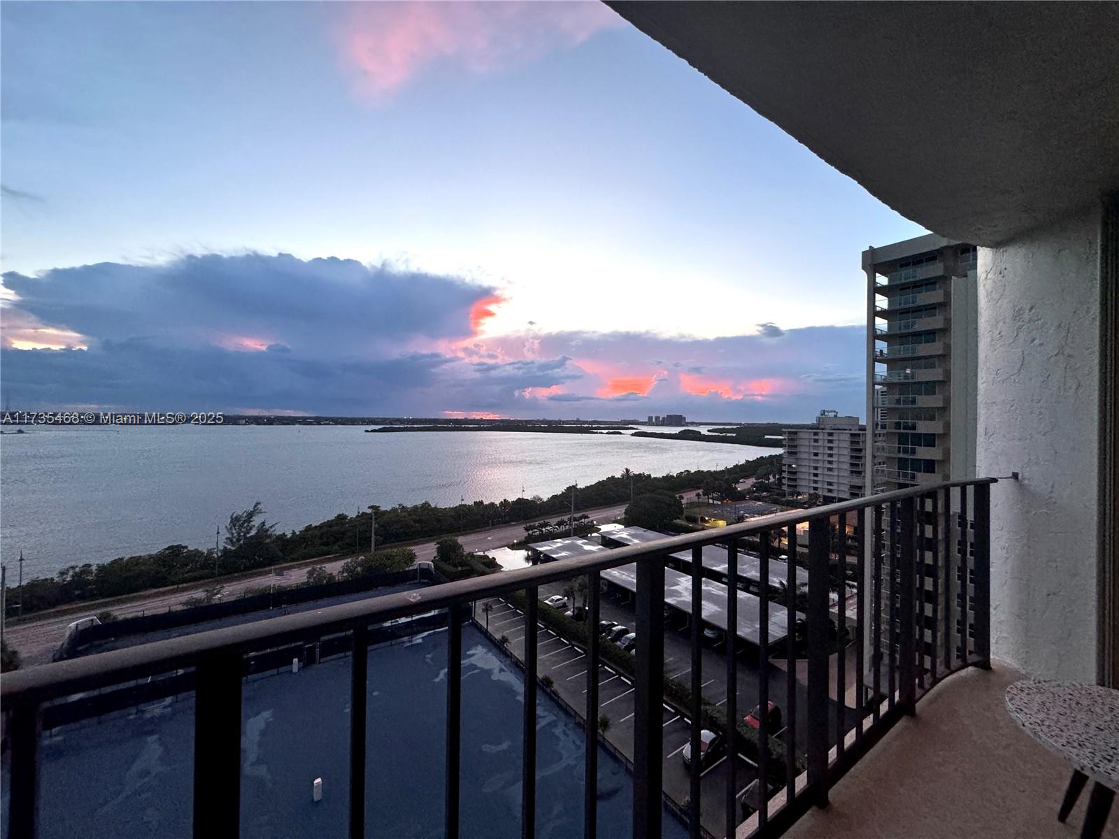 5420 N Ocean Dr 1106 Property Photo