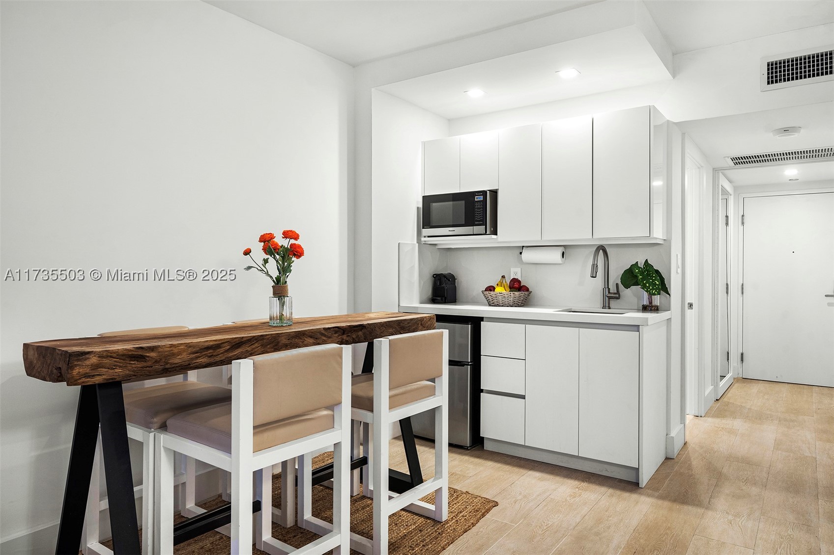 A11735503 Property Photo 6