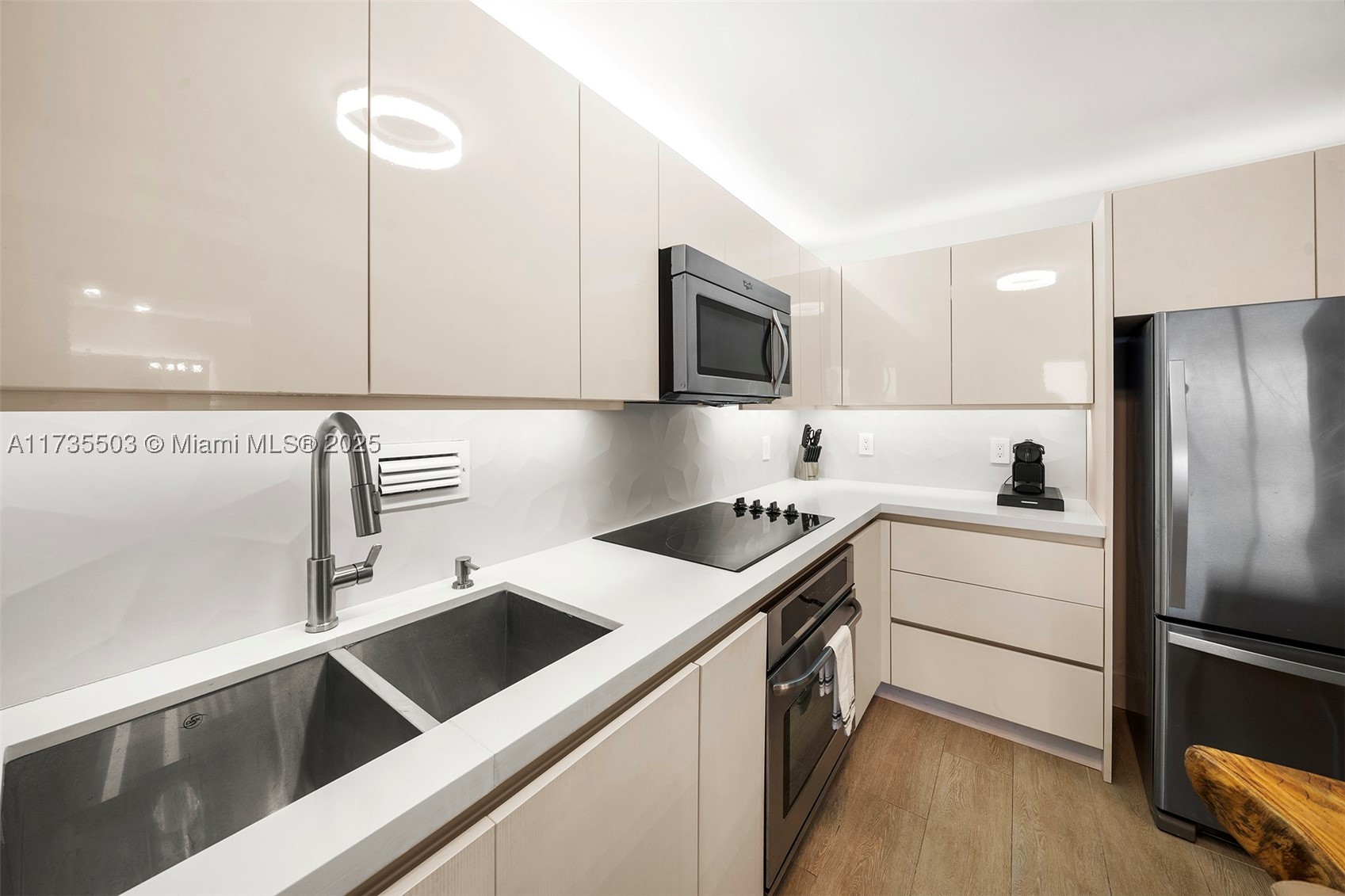 A11735503 Property Photo 13
