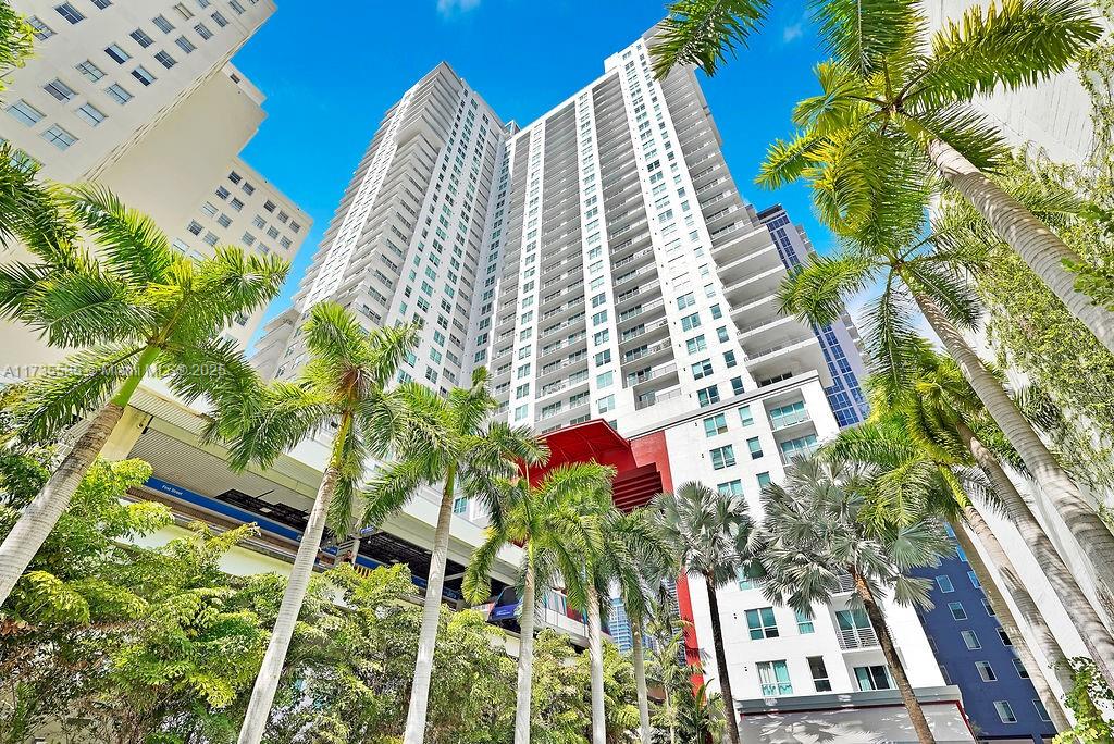 133 Ne 2nd Ave 3017 Property Photo 2