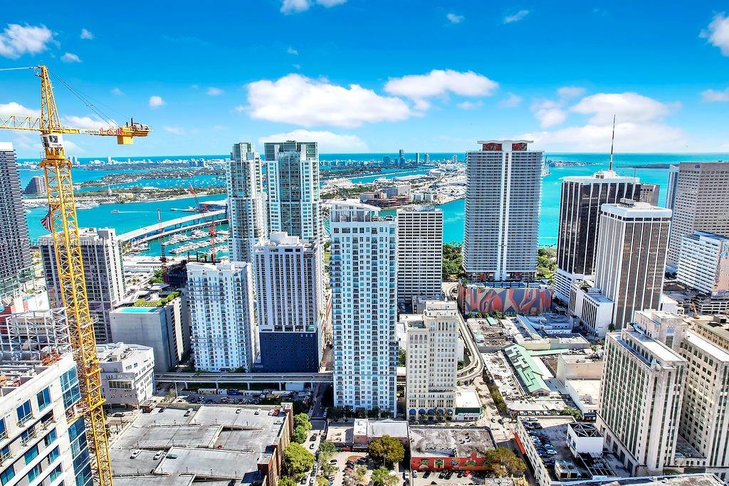 133 Ne 2nd Ave 3017 Property Photo 3