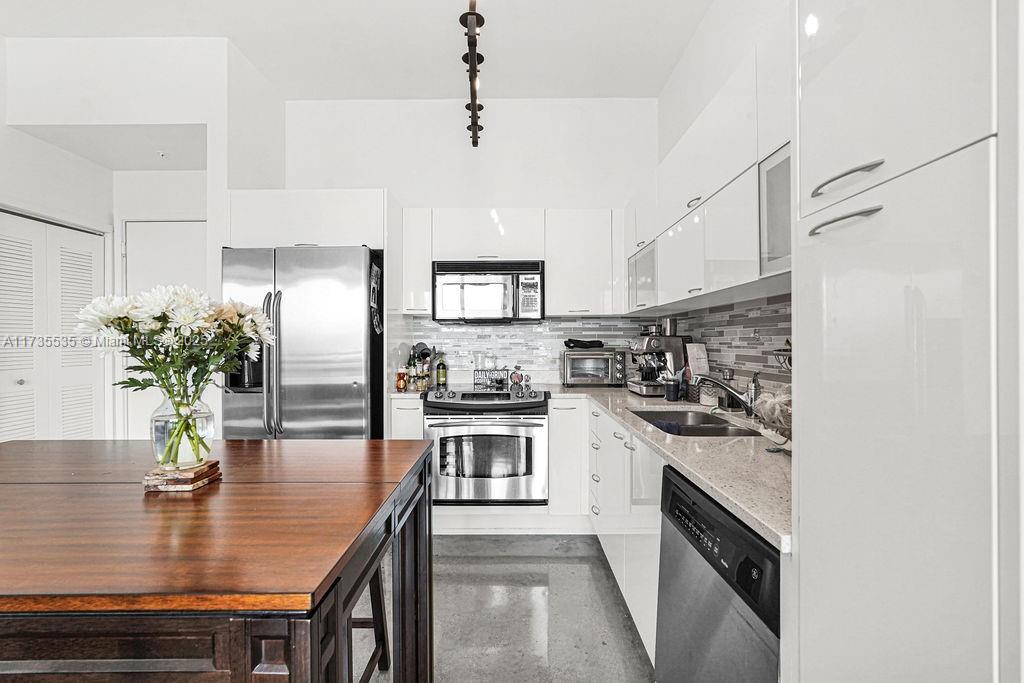 133 Ne 2nd Ave 3017 Property Photo 10