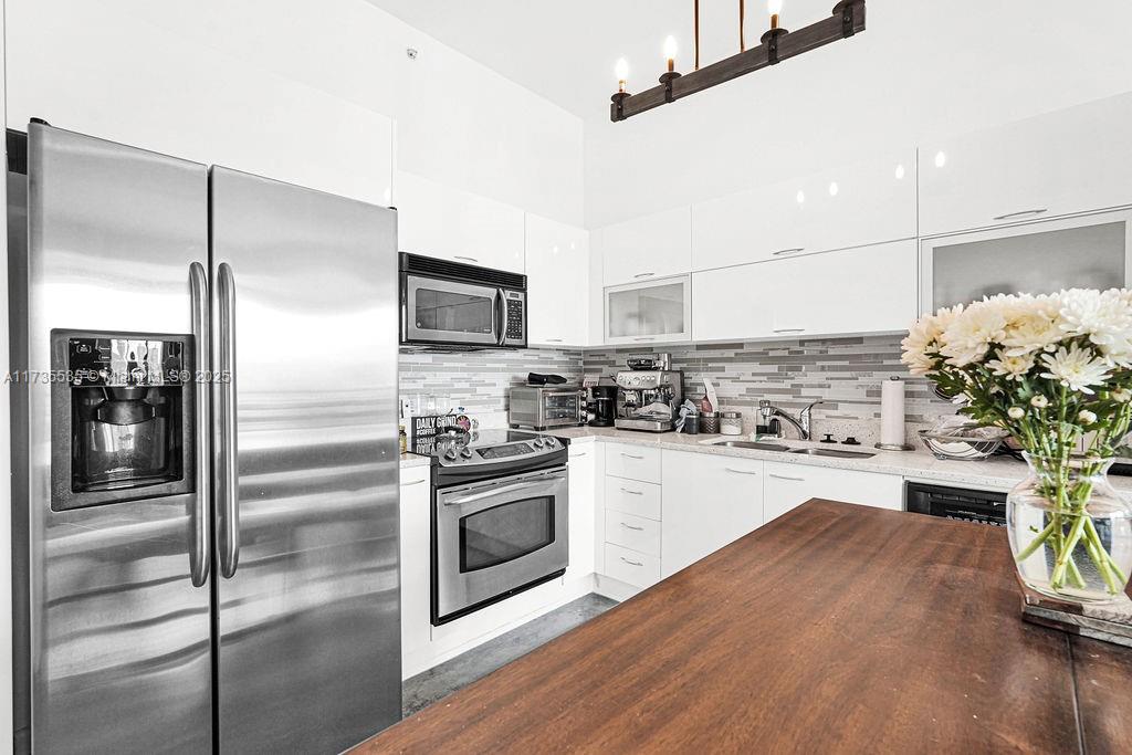 133 Ne 2nd Ave 3017 Property Photo 12