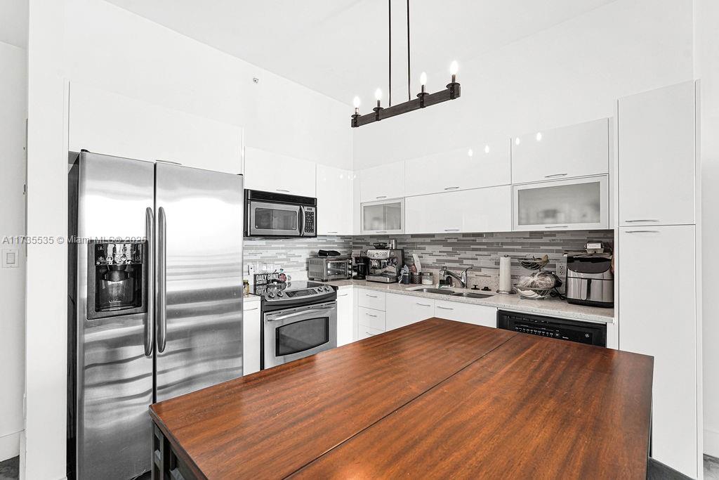 133 Ne 2nd Ave 3017 Property Photo 15