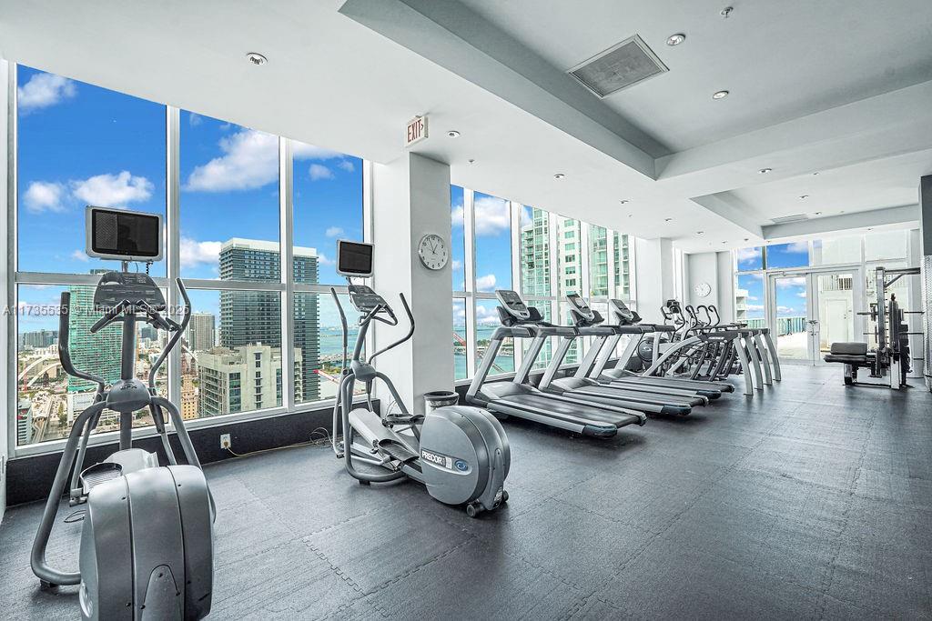 133 Ne 2nd Ave 3017 Property Photo 38