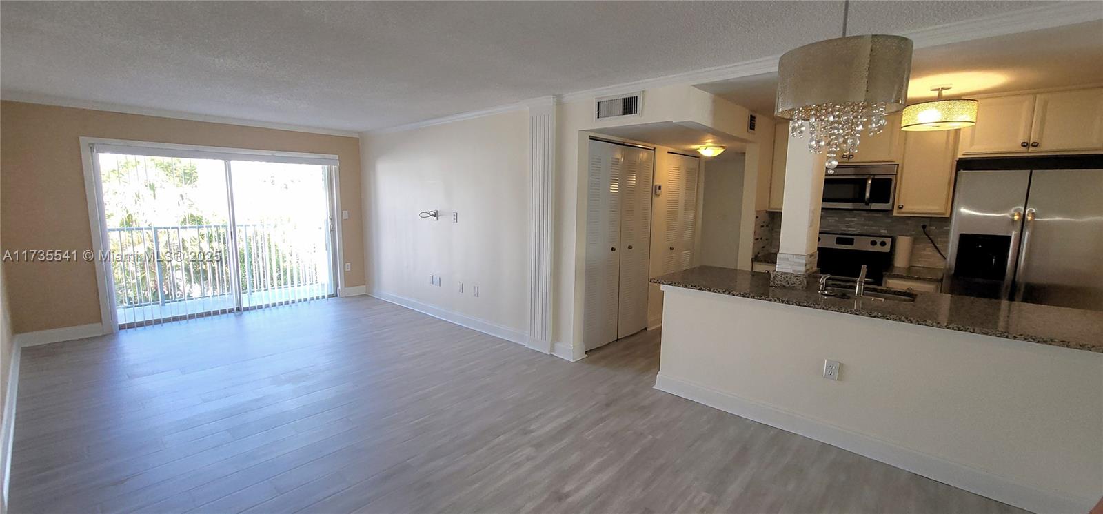 2530 Sw 3rd Ave 206 Property Photo 2
