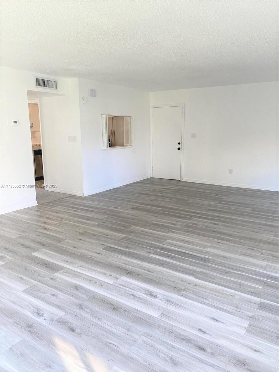 2050 Oleander Blvd 5-101 Property Photo 7