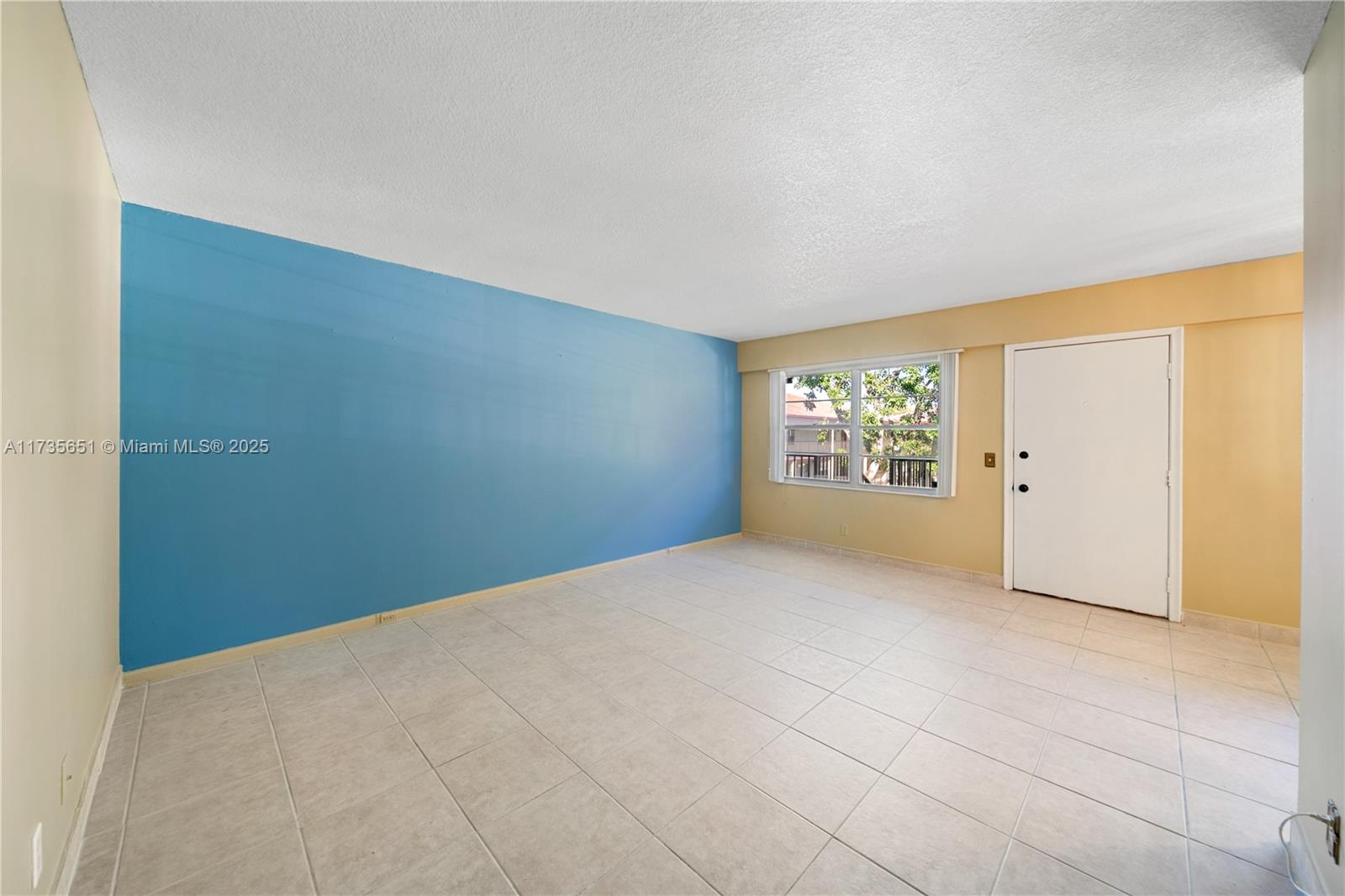 13455 Sw 3rd St 302s Property Photo 2