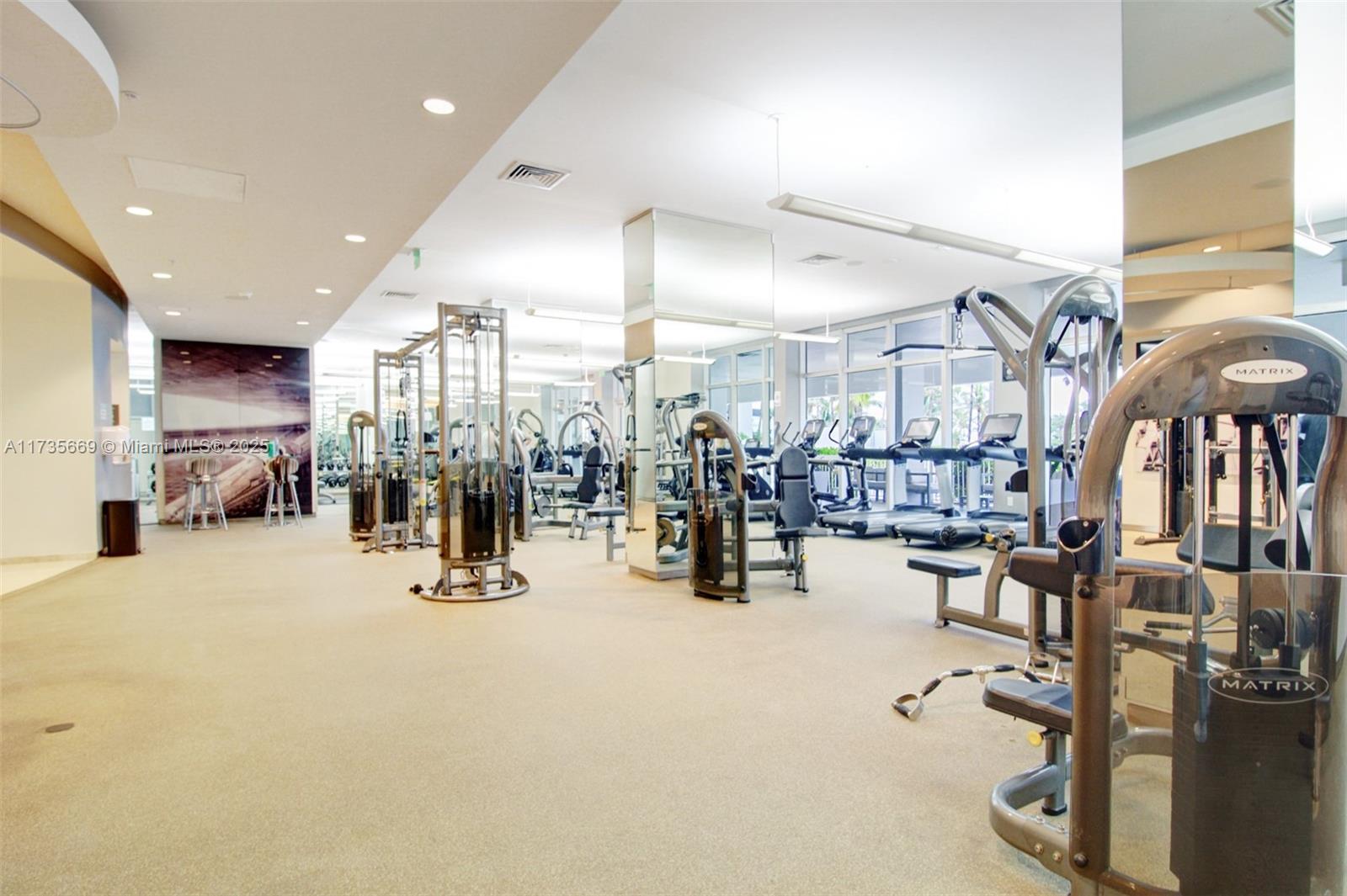 10275 Collins Ave 817 Property Photo 26