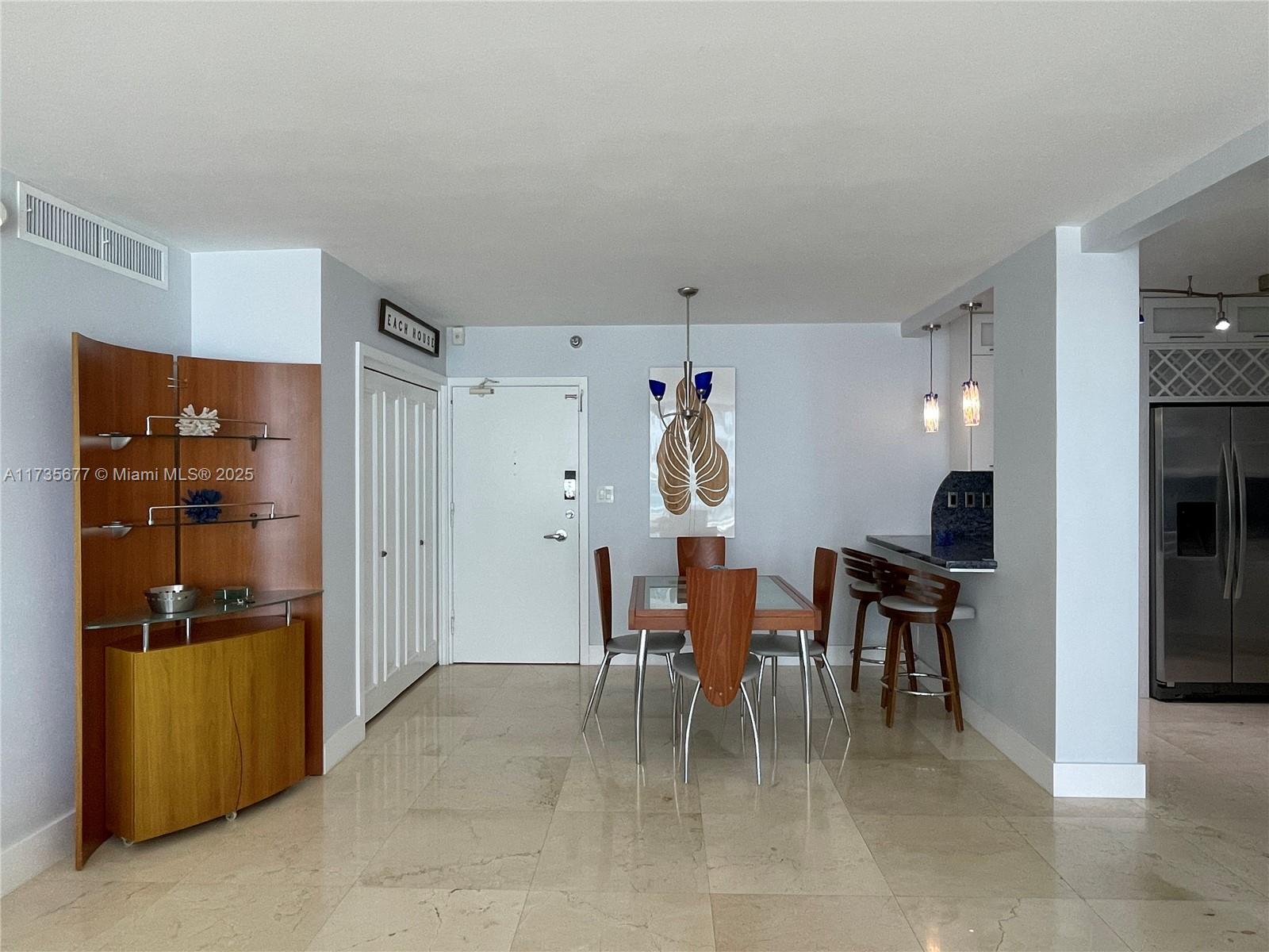 5151 Collins Ave 825 Property Photo 7