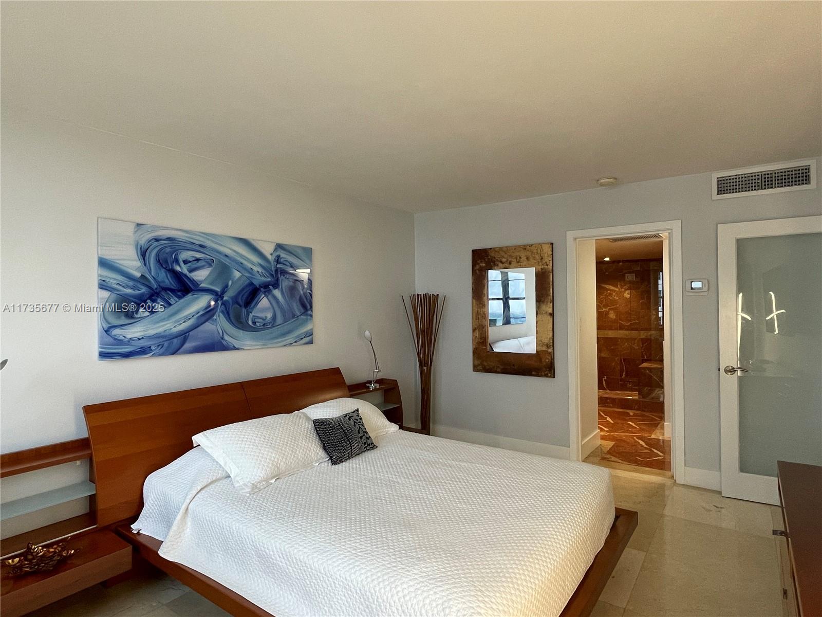 5151 Collins Ave 825 Property Photo 16
