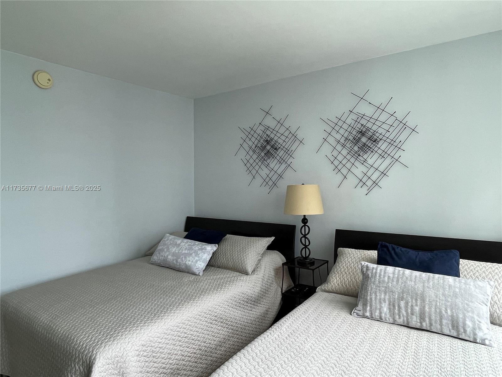 5151 Collins Ave 825 Property Photo 26