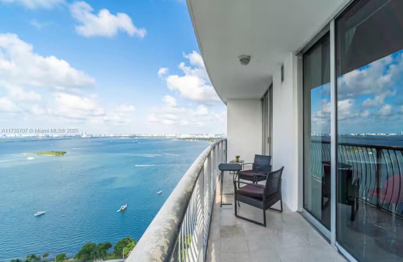 1750 N Bayshore Dr 3405 Property Photo 1