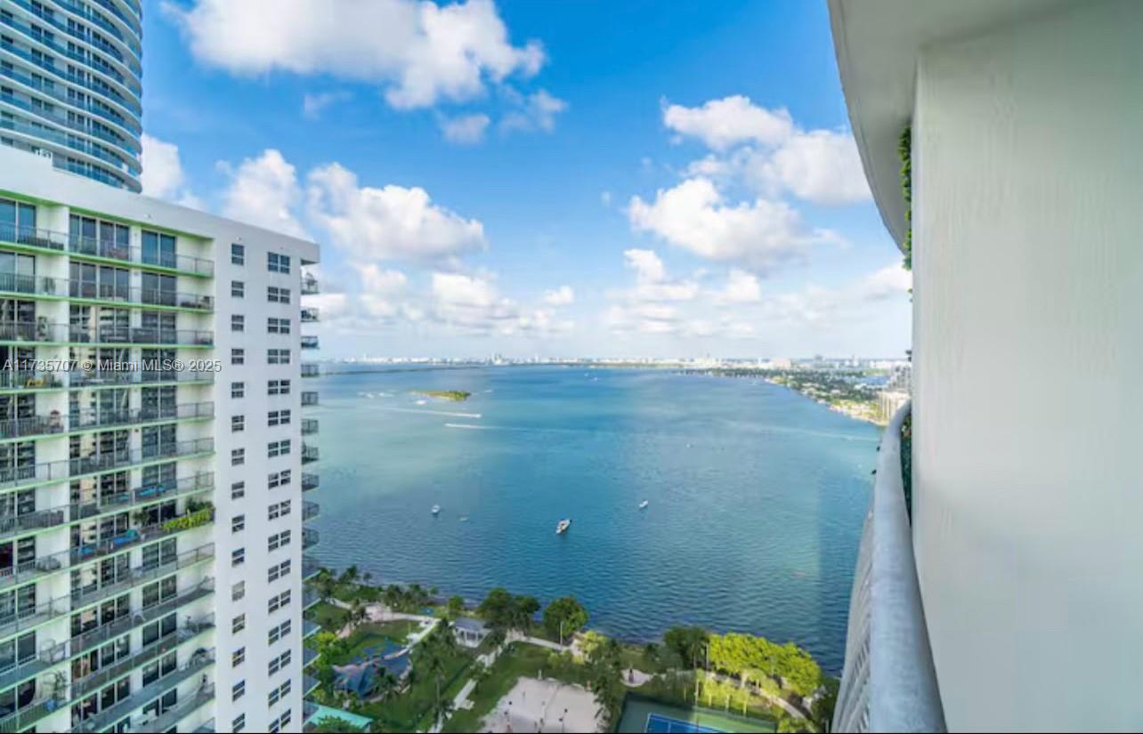 1750 N Bayshore Dr 3405 Property Photo 2