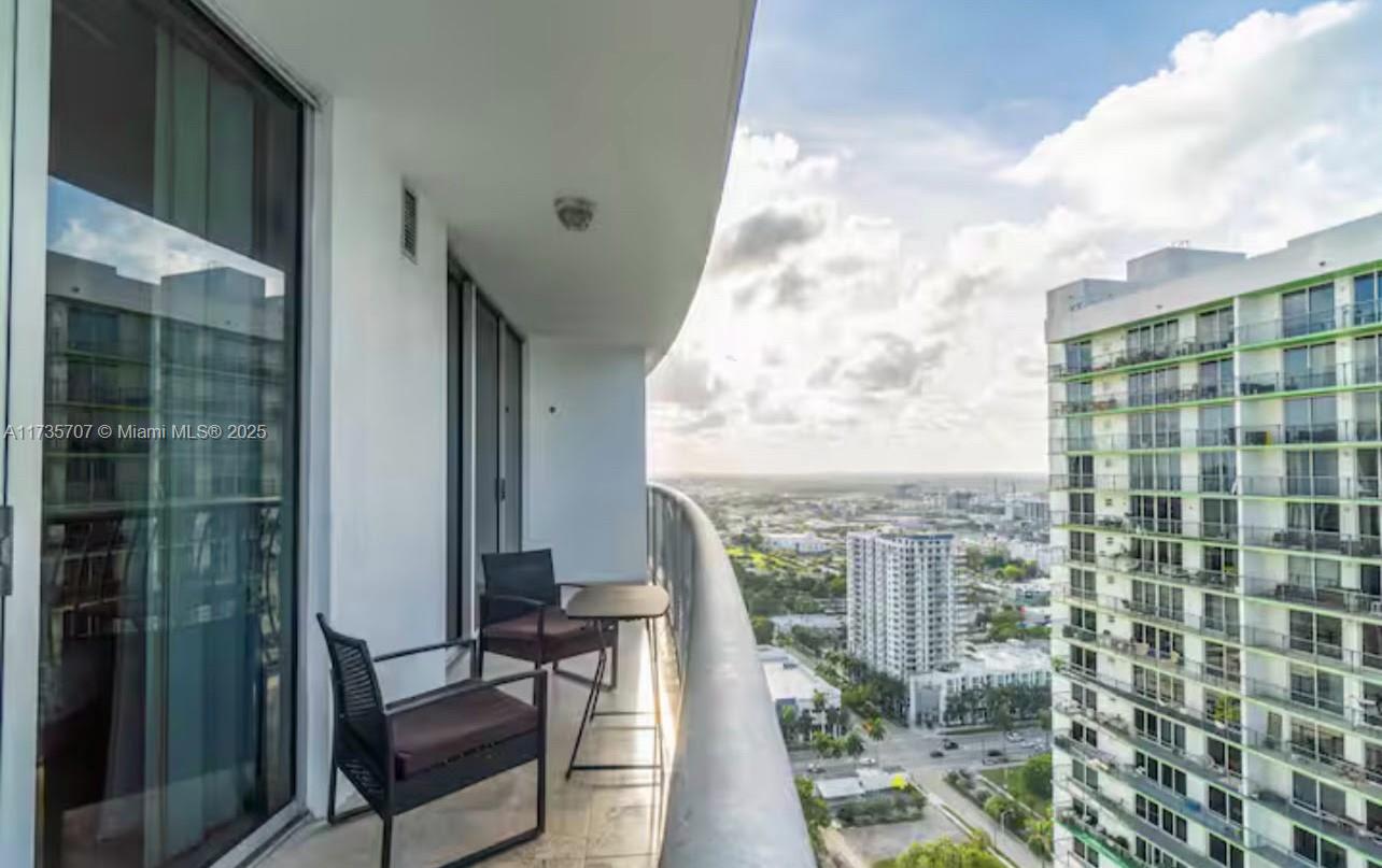 1750 N Bayshore Dr 3405 Property Photo 20