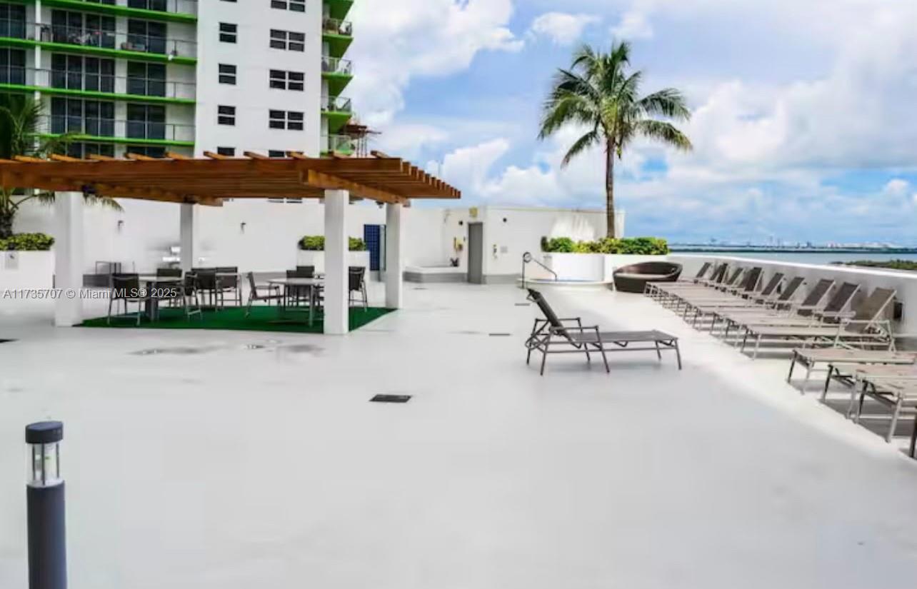 1750 N Bayshore Dr 3405 Property Photo 23