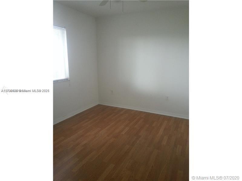940 Ne 33rd Ter 102 Property Photo 5