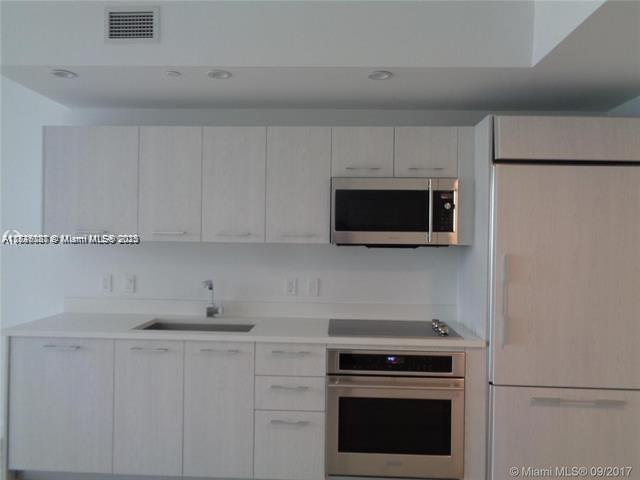 45 Sw 9th St 2709 Property Photo 6