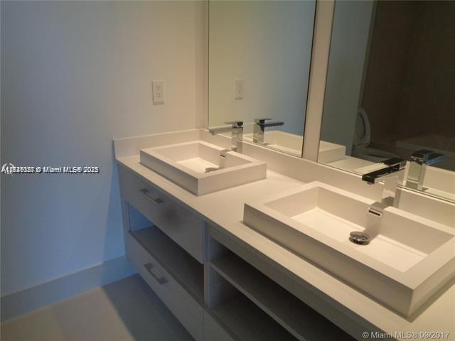 45 Sw 9th St 2709 Property Photo 10