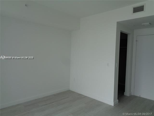 45 Sw 9th St 2709 Property Photo 15