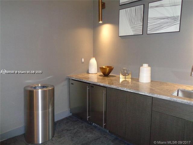 45 Sw 9th St 2709 Property Photo 28