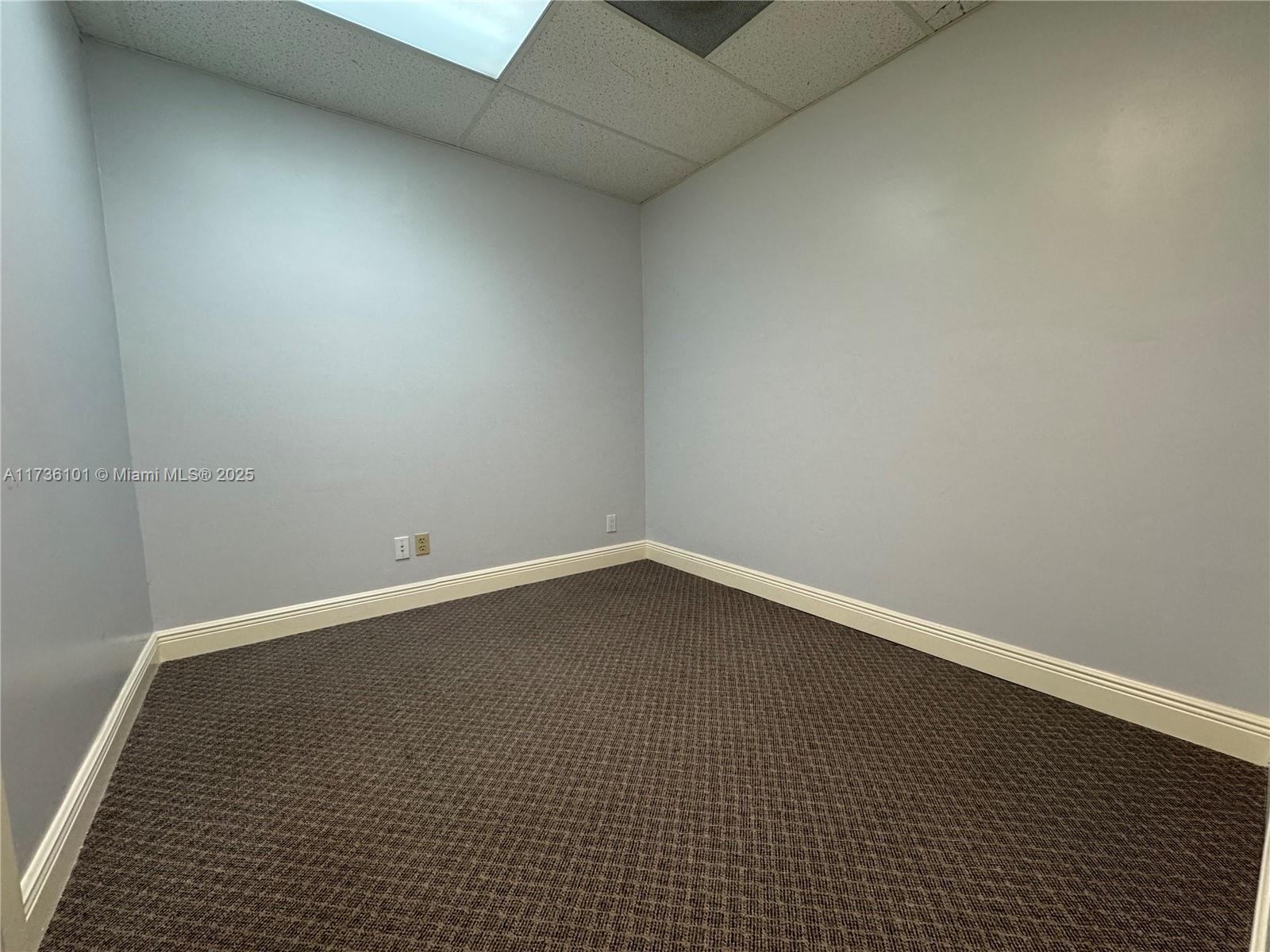 201 N University Dr 3 Property Photo 5