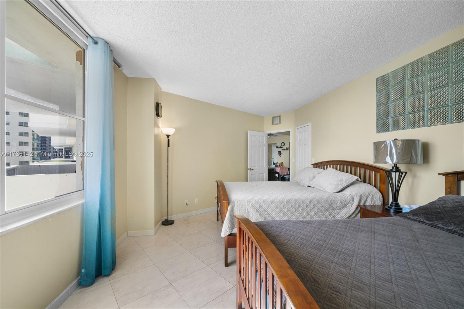 3725 S Ocean Dr 1110 Property Photo 20