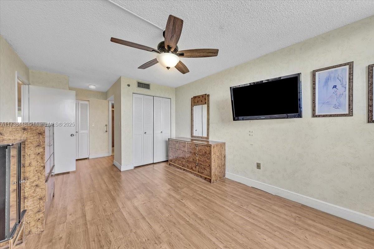 1200 Saint Charles Pl 402 Property Photo 23