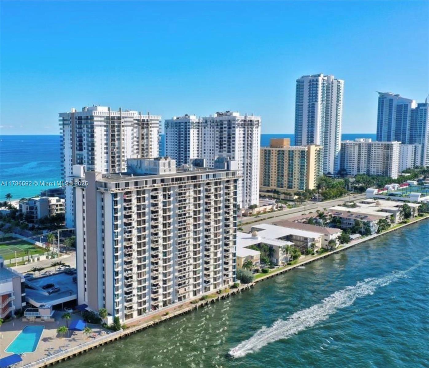1600 S Ocean Dr 3G Property Photo 1