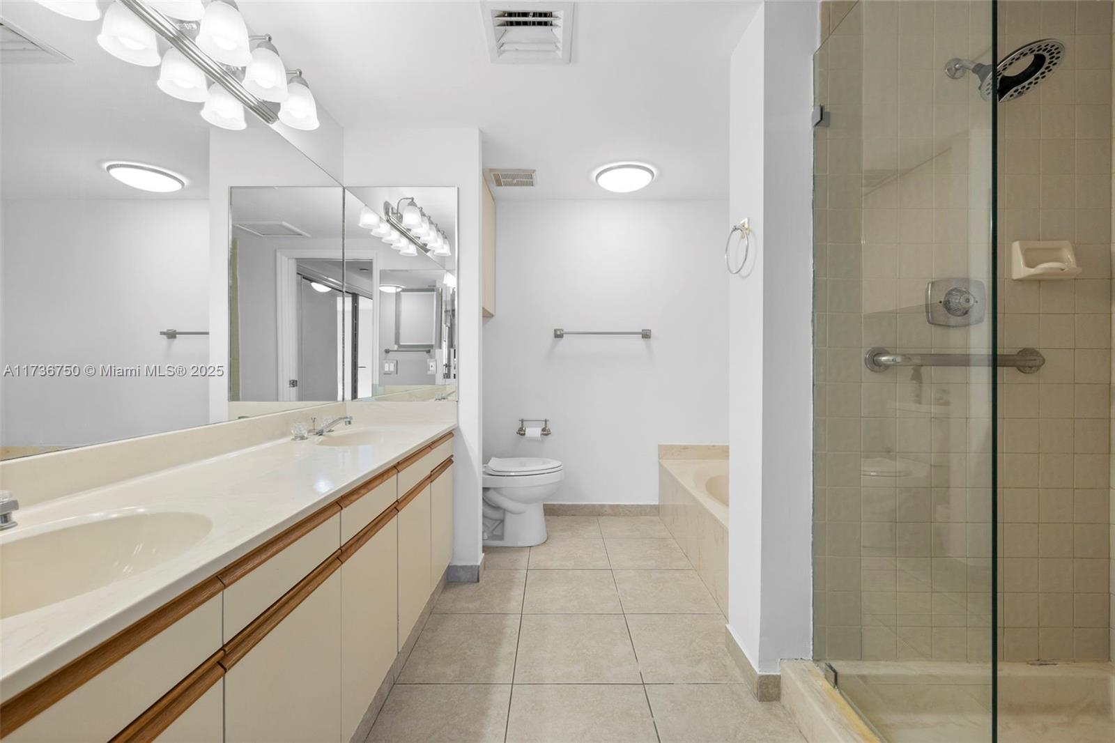 3610 Yacht Club Dr 1504 Property Photo 14