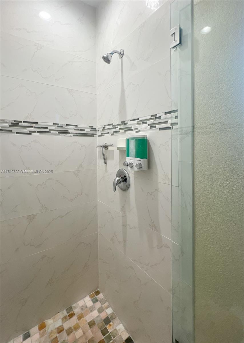 78 Le Grand Dr Property Photo 16