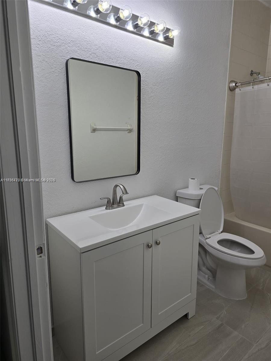 1656 Se 29th Ct 102 Property Photo 6