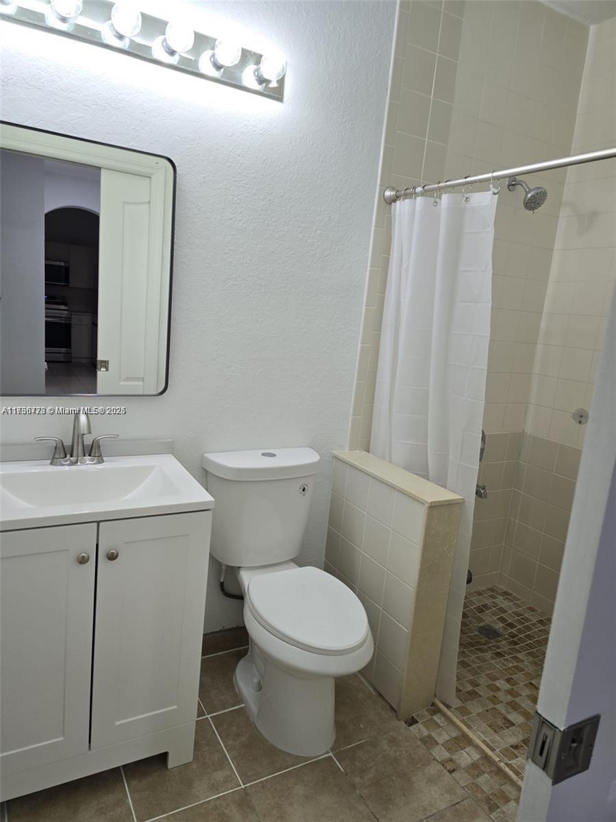1656 Se 29th Ct 102 Property Photo 8