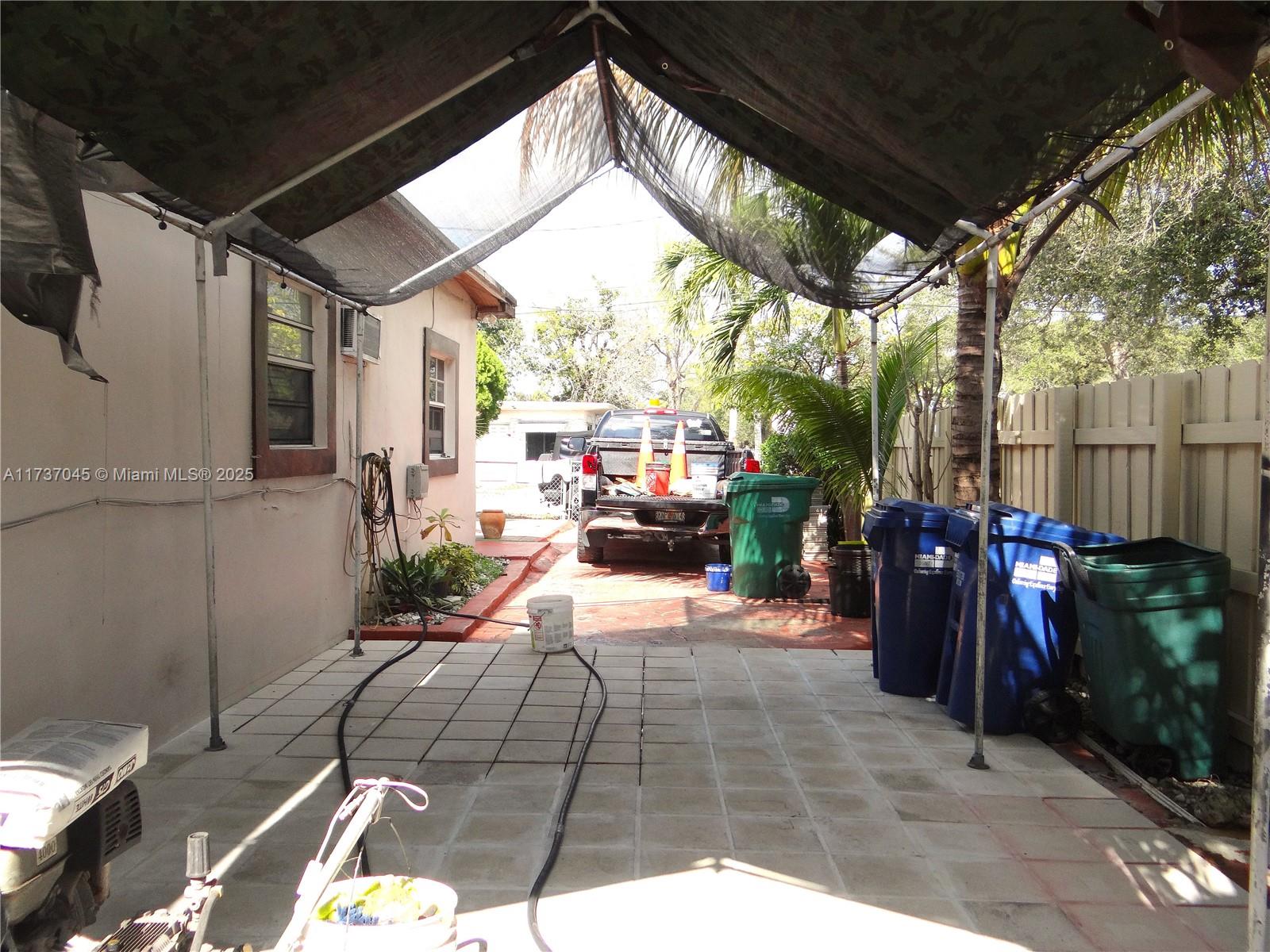 2158 Nw 100th St Property Photo 8