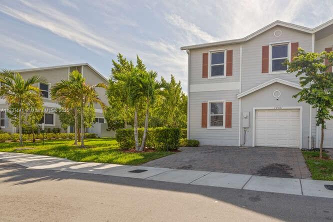 1755 Se 9th Ter Property Photo 1