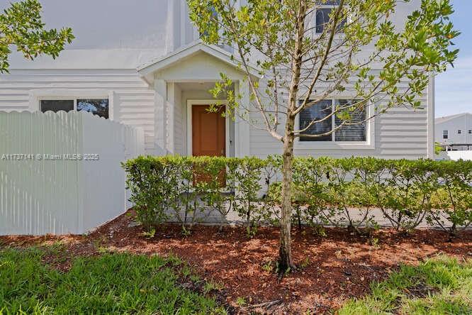 1755 Se 9th Ter Property Photo 2