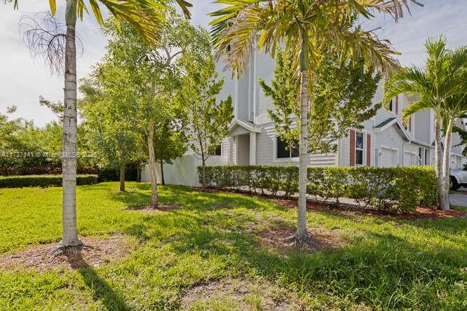 1755 Se 9th Ter Property Photo 3