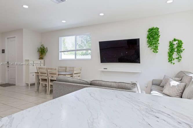 1755 Se 9th Ter Property Photo 16